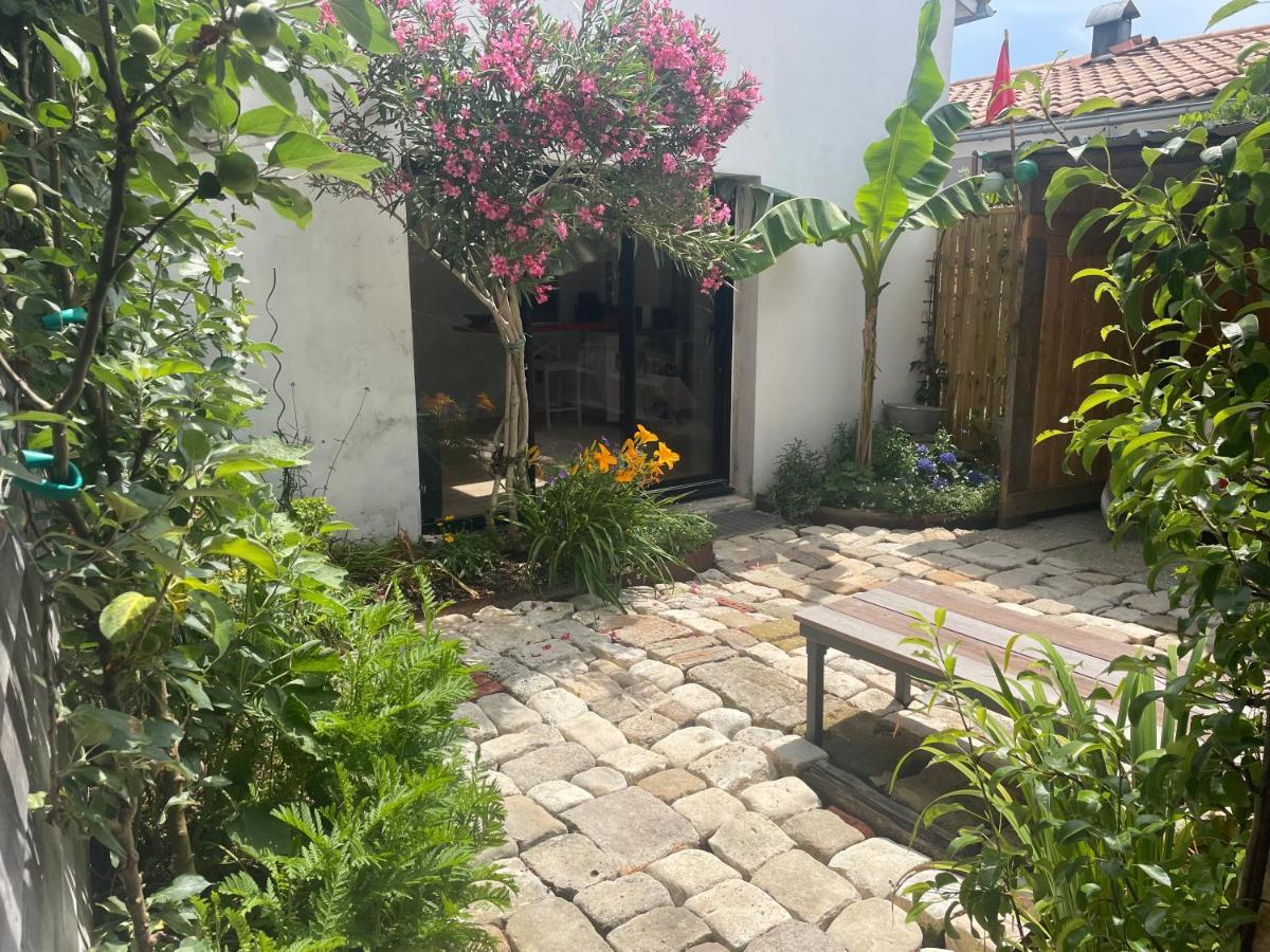 Maison Independante Avec Jardin, Tres Calme, Centre Ville La Rochelle Ла Рошел Екстериор снимка